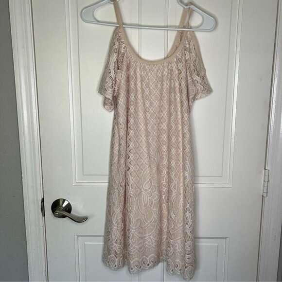 Battenberg lace overlay cold shoulder - Picture 1 of 11